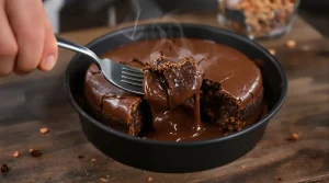 Attention, ce dessert minute va vous rendre accro : le gâteau ultra moelleux prêt en 10 minutes avec seulement 3 ingrédients simples