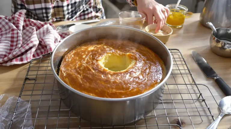 Le cœur de vos gâteaux s’effondre toujours ? L’astuce des pros pour éviter ce flop et les réussir à chaque fois